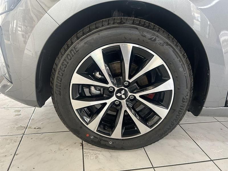 Neu Mitsubishi Colt Plus 91 PS (66 kW) 2026 Grau Limousine