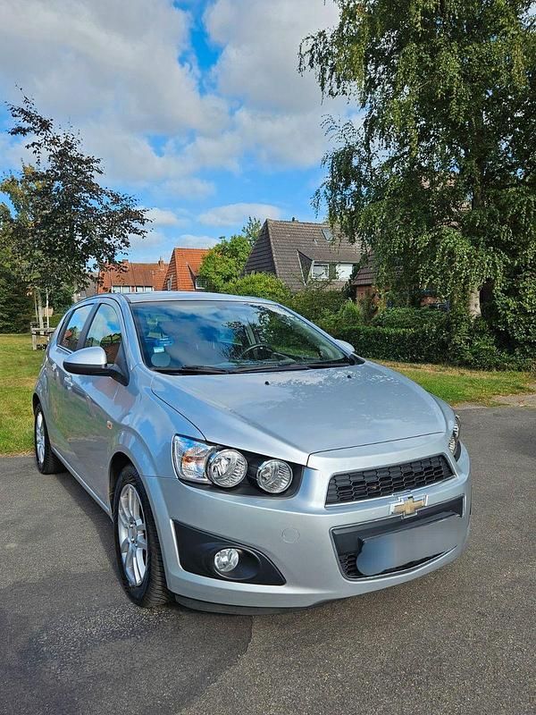 Silber Gebraucht 2012 Chevrolet Aveo LTZ Limousine | 5.999 € (Teuer) - Bild 1/4