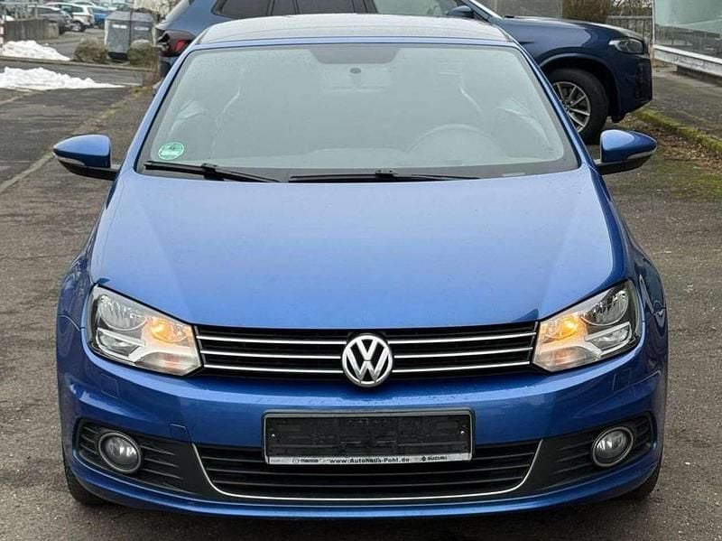 Gebraucht VW Eos Basis 122 PS (89 kW) 2013 Rising blue metallic Cabrio