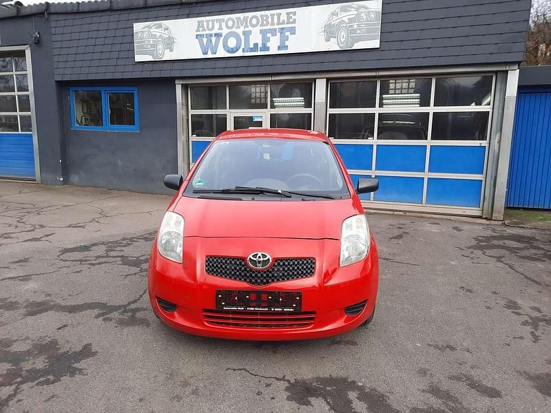 Gebraucht Toyota Yaris 69 PS (50 kW) 2008 Rot Kleinwagen