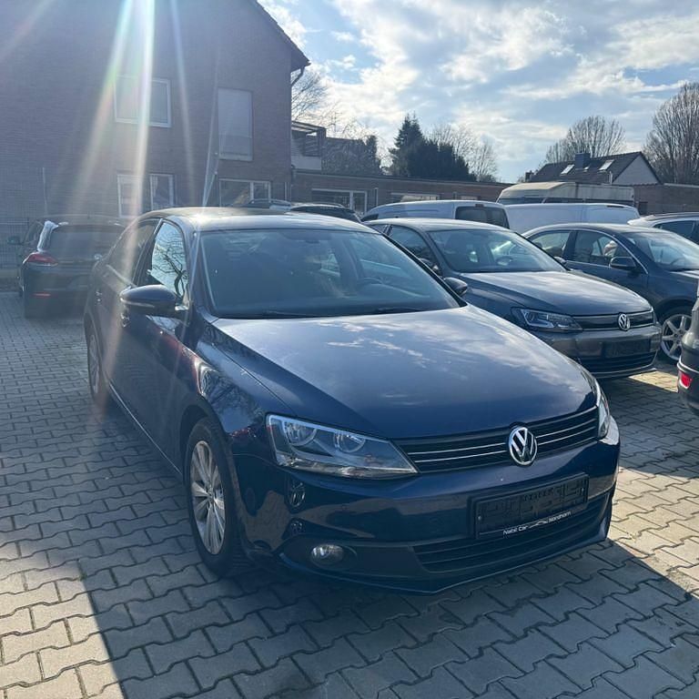 Używany VW Jetta Comfortline 105 KM (77 kW) 2011 Niebieski Sedan/Limuzyna
