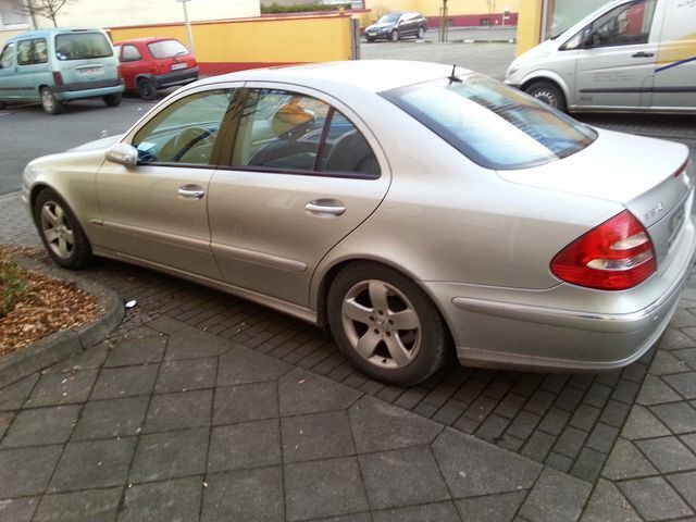Gebraucht Mercedes E320 Avantgarde 277 PS (203 kW) 2003 Silber Limousine