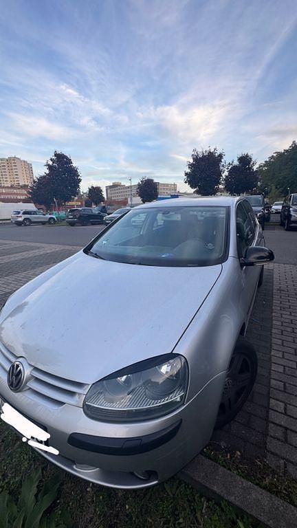 Silber Gebraucht 2004 VW Golf IV Limousine | 2.000 € (Guter Preis) - Bild 1/4