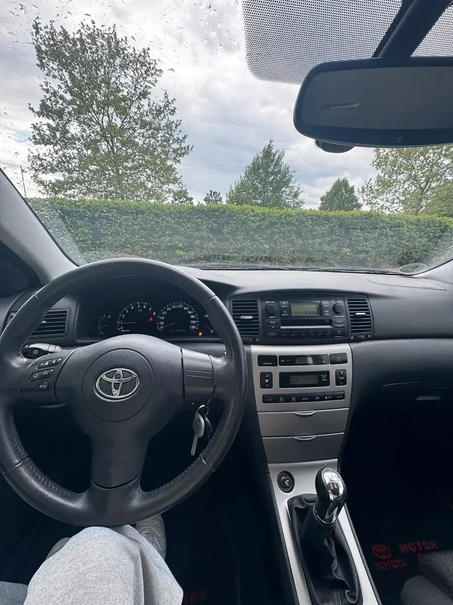 Gebraucht Toyota Corolla 124 PS (91 kW) 2005 Silber Kleinwagen