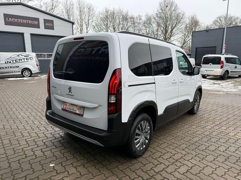 Gebraucht Peugeot Rifter Allure 131 PS (96 kW) 2023 Weiß Van / Kleinbus