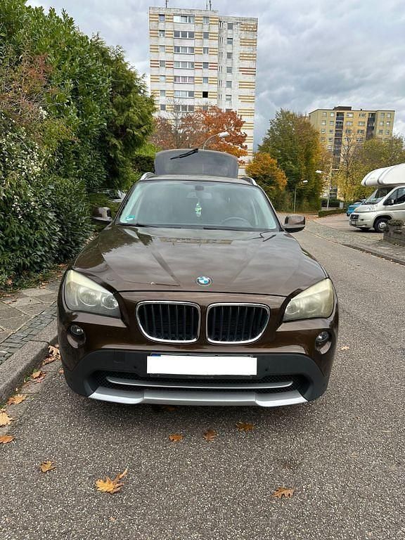 Braun Gebraucht 2011 BMW X1 SUV | 5.900 € (Fairer Preis) - Bild 1/4