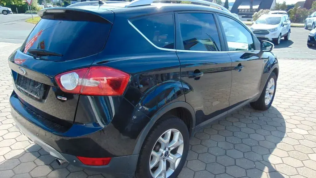 Gebraucht Ford Kuga 136 PS (100 kW) 2010 Schwarz SUV