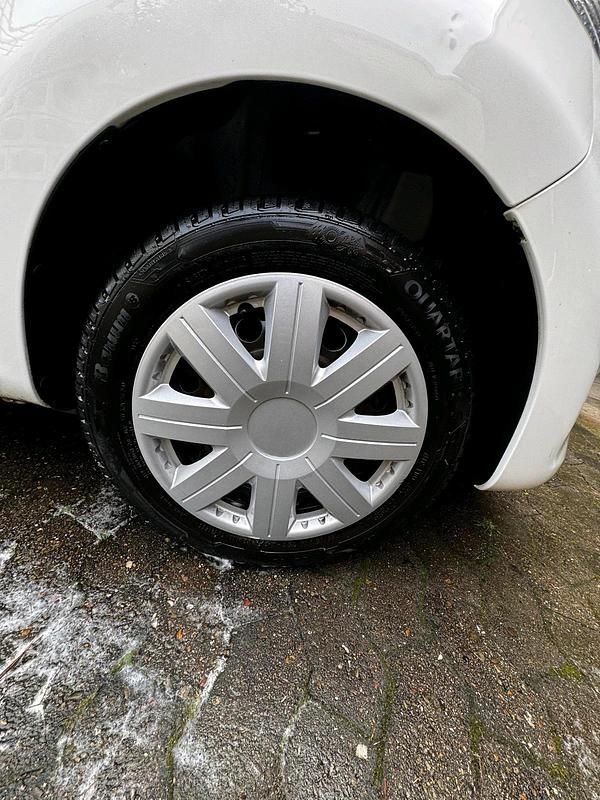 Second-hand Citroën C1 68 CP (50 kW) 2011 Alb Hatchback