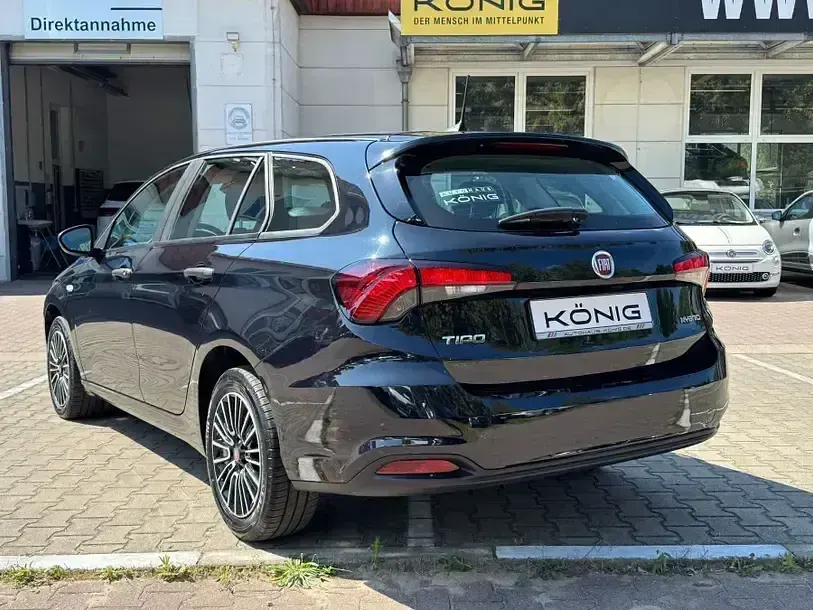 Gebraucht Fiat Tipo Basis 131 PS (96 kW) 2023 Schwarz Kombi