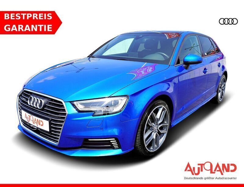 Blau Gebraucht 2020 Audi A3 Sportback e-tron S-Line Limousine | 24.950 € (Guter Preis) - Bild 1/4