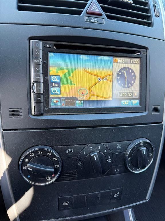 Gebraucht Mercedes A180 109 PS (80 kW) 2011 Schwarz Limousine