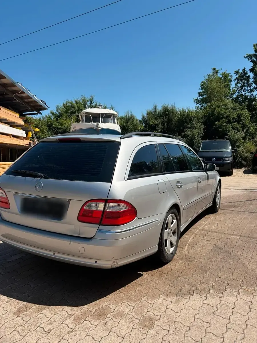 Gebraucht Mercedes E240 177 PS (130 kW) 2004 Silber Kombi