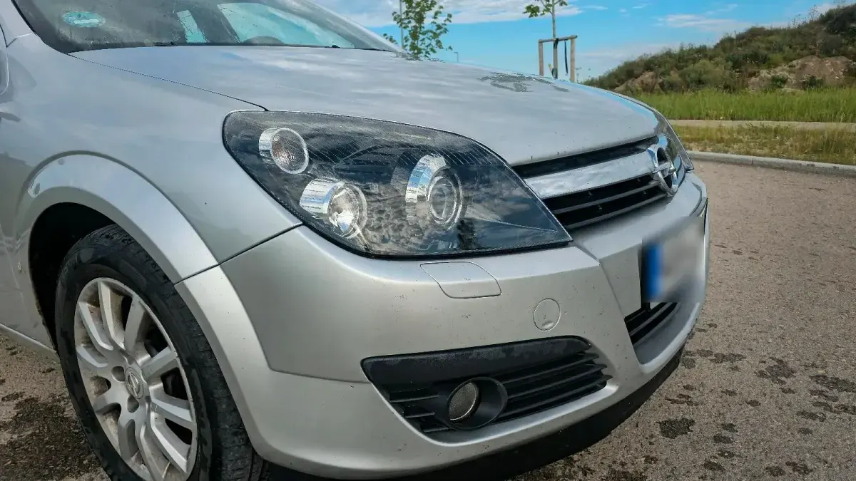 Gebraucht Opel Astra 100 PS (73 kW) 2006 Silber Limousine