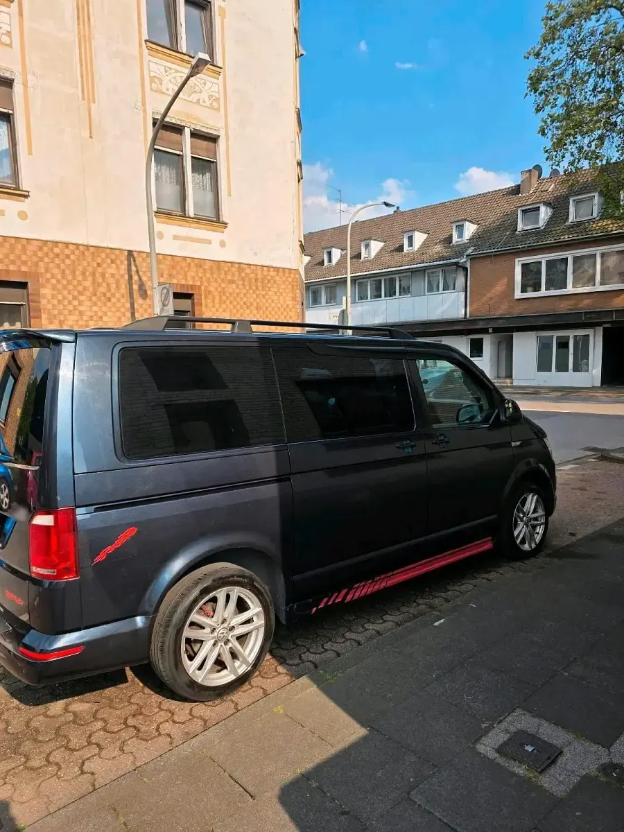 Używany VW Caravelle 150 KM (110 kW) 2015 Niebieski Van