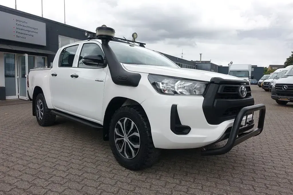 Gebraucht Toyota HiLux 150 PS (110 kW) 2021 Weiß Pickup