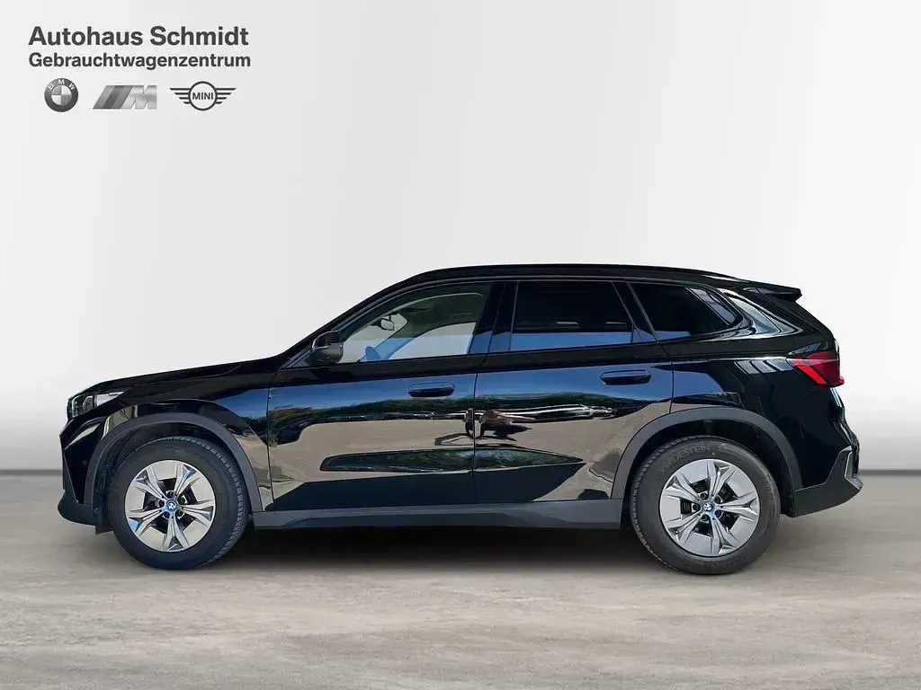 Używany BMW iX1 150 kW (204 KM) 2025 Czarny SUV