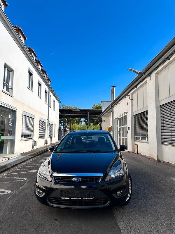 Schwarz Gebraucht 2010 Ford Focus Kleinwagen | 3.600 € (Fairer Preis) - Bild 1/4