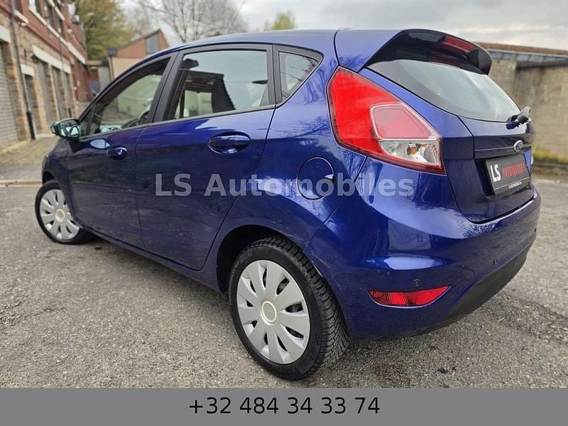 Gebraucht Ford Fiesta 75 PS (55 kW) 2015 Blau Limousine