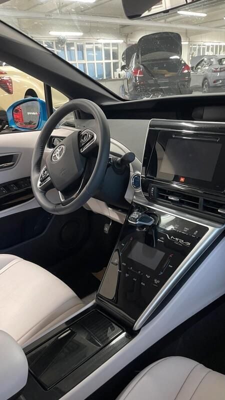 Weiß Gebraucht 2022 Toyota Mirai Limousine | 13.950 € (Fairer Preis) - Bild 1/4