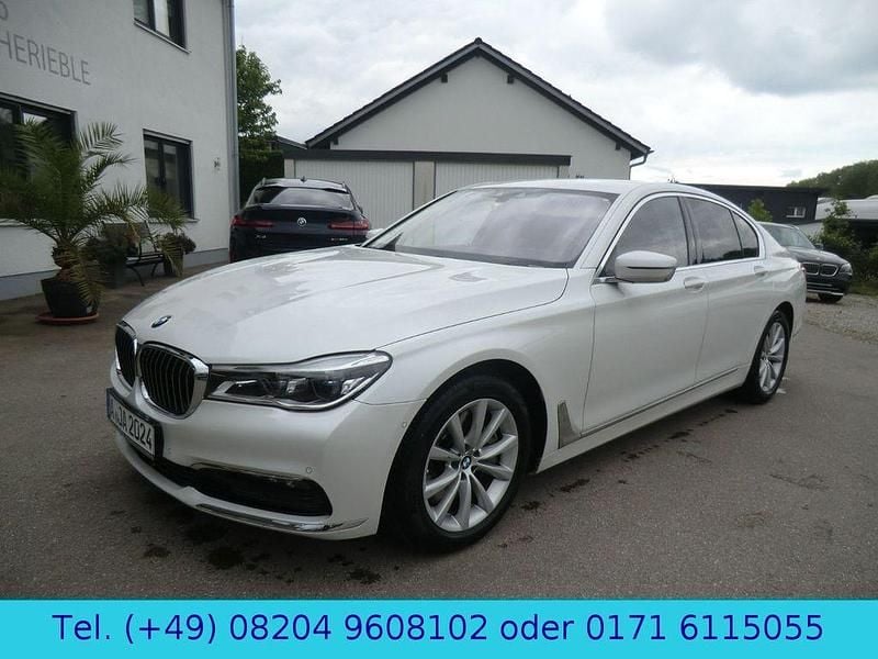 Mineralweiß Gebraucht 2018 BMW 750 Executive Limousine | 23.900 € (Superpreis) - Bild 1/4