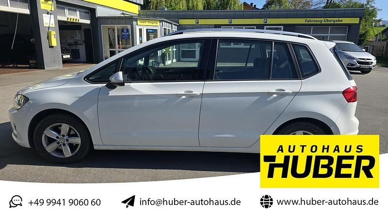 Weiss Gebraucht 2015 VW Golf Comfortline Van | 13.999 € (Fairer Preis) - Bild 1/4