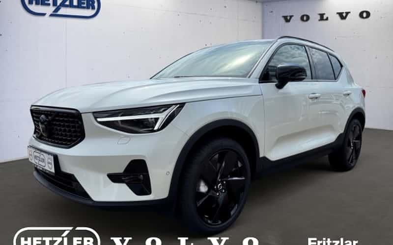 Weiß Neu 2025 Volvo XC40 Plus SUV | 57.130 € - Bild 1/4