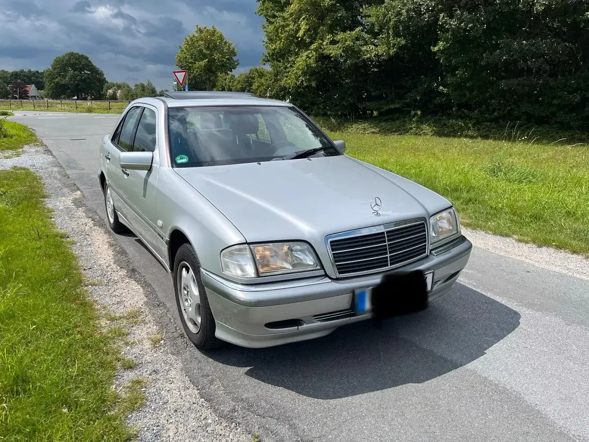 Gebraucht Mercedes C200 Elegance 136 PS (100 kW) 2000 Silber Limousine
