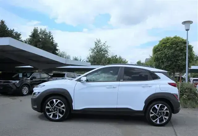 Gebraucht Hyundai Kona Pure 120 PS (88 kW) 2021 Weiss SUV