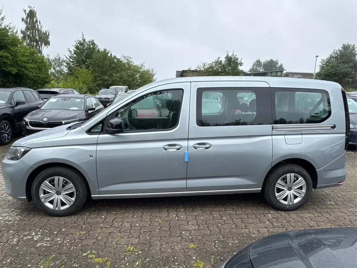 Neu VW Caddy Maxi 116 PS (85 kW) 2026 Oyster silver metallic Van / Kleinbus