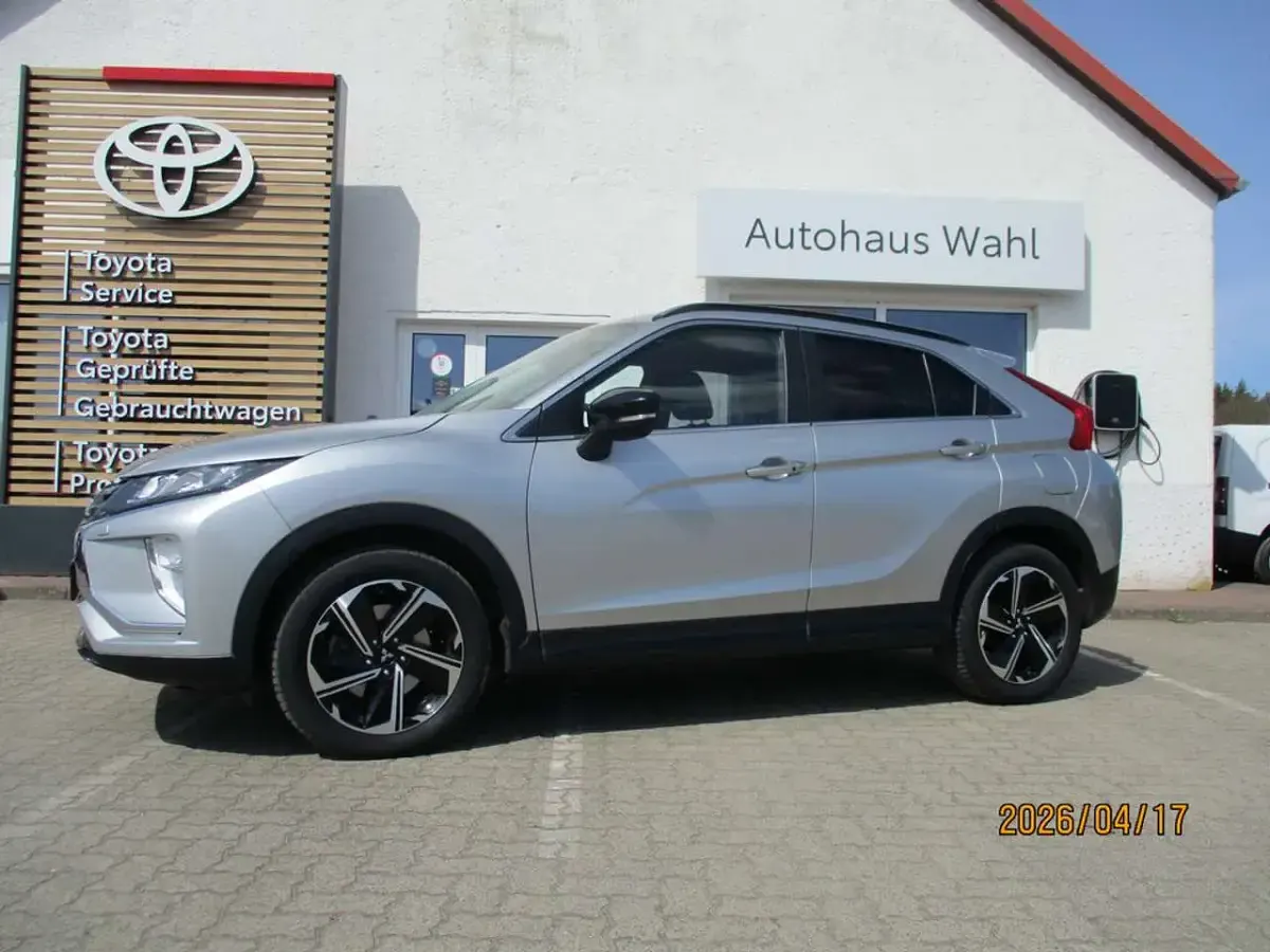 Gebraucht Mitsubishi Eclipse Cross Active 148 PS (108 kW) 2019 Sterlingsilber SUV