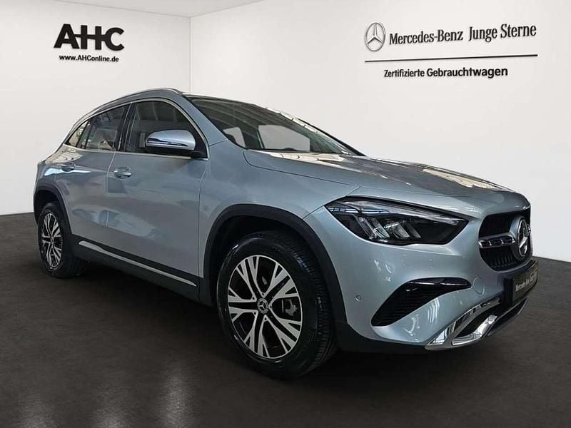 Gebraucht Mercedes GLA220 Progressive 190 PS (139 kW) 2024 Silber SUV