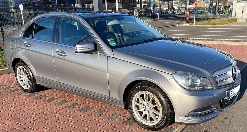 Gebraucht Mercedes C180 156 PS (114 kW) 2012 Grau Limousine