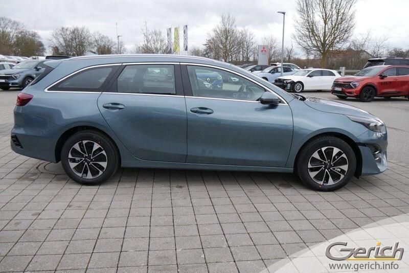 Gebraucht Kia Ceed Sportswagon Spirit 141 PS (103 kW) 2024 Yucca steel grau metallic Kombi