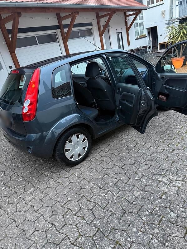 Gebraucht Ford Fiesta Style 88 PS (64 kW) 2008 Grau Kleinwagen