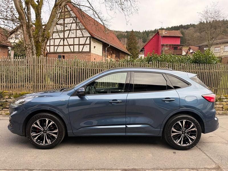 Gebraucht Ford Kuga ST-Line X 190 PS (139 kW) 2023 Blau SUV