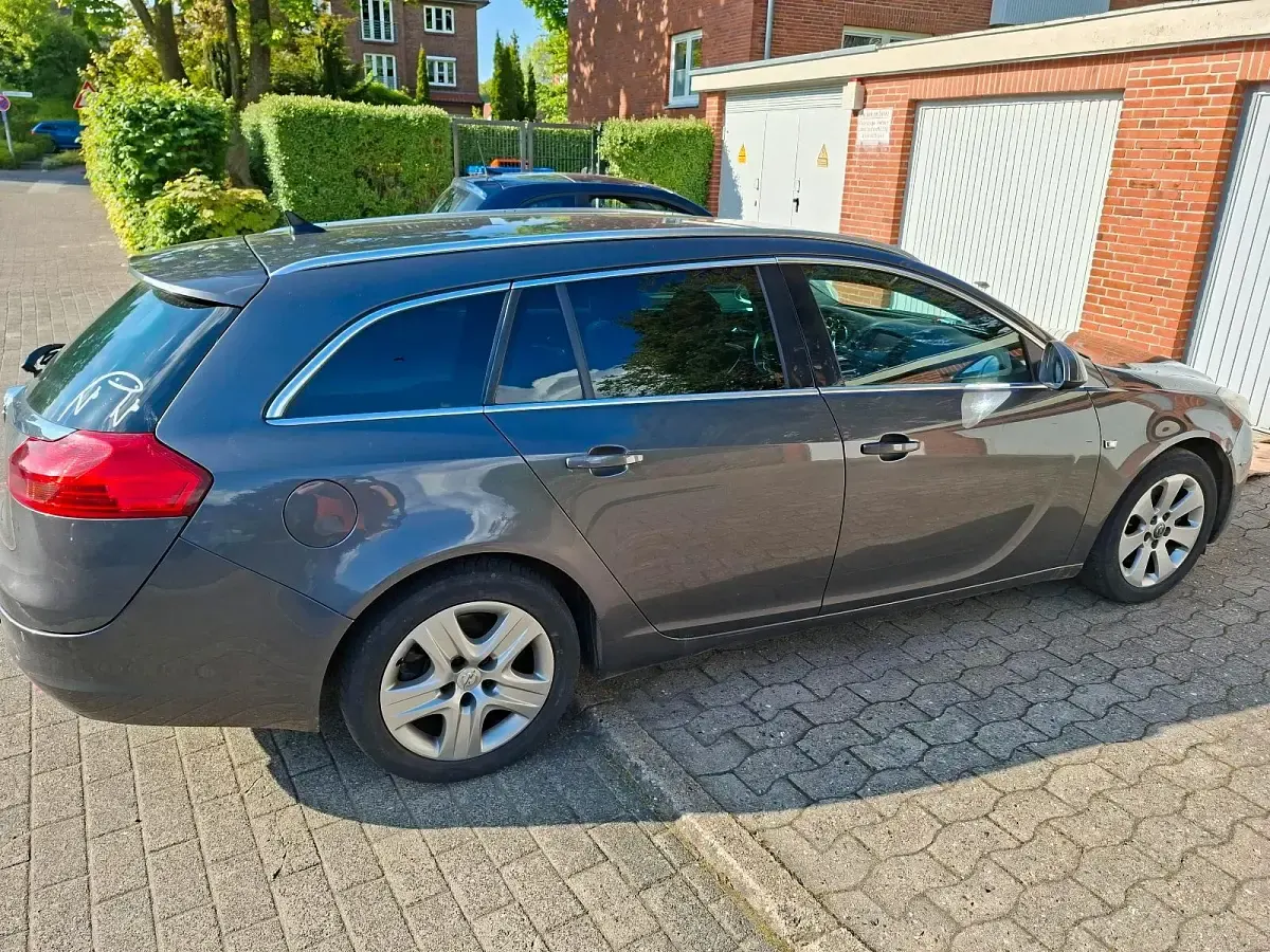 Gebraucht Opel Insignia 163 PS (119 kW) 2010 Grau Kombi