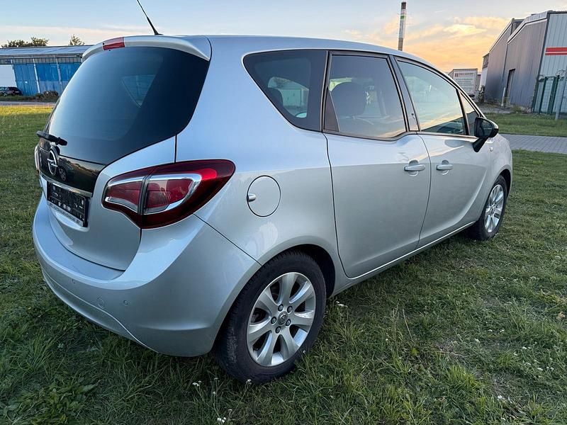 Gebraucht Opel Meriva 140 PS (102 kW) 2014 Silber Van / Kleinbus