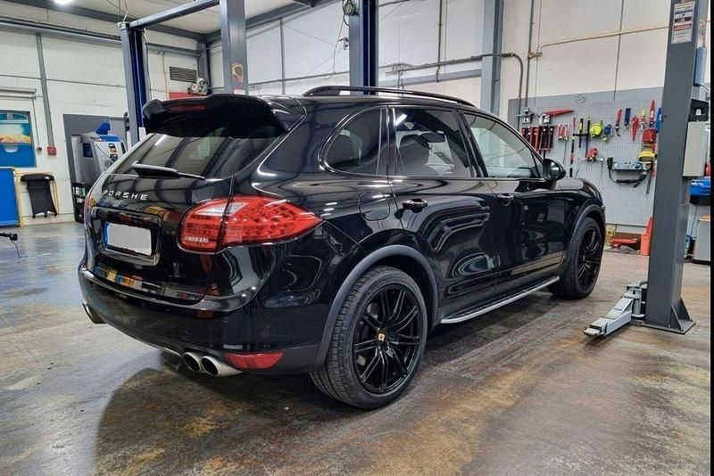Gebraucht Porsche Cayenne Turbo 500 PS (367 kW) 2012 Schwarz SUV