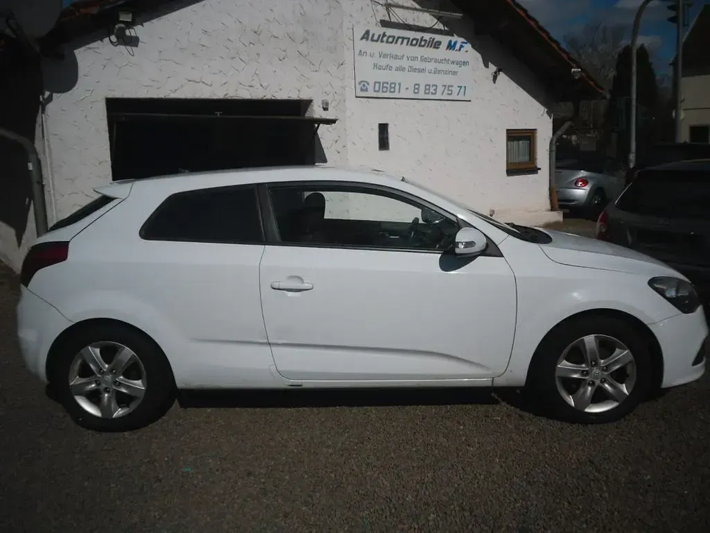 Second-hand Kia Ceed 116 CP (85 kW) 2011 Alb Hatchback