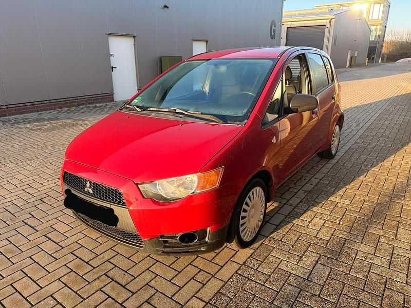 Rot Gebraucht 2009 Mitsubishi Colt Limousine | 2.499 € (Fairer Preis) - Bild 1/4