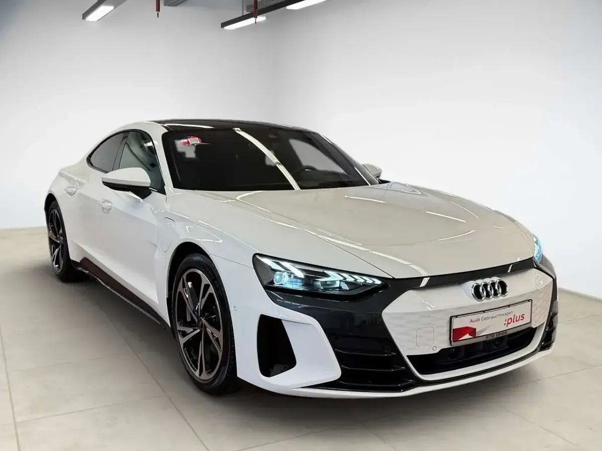 Gebraucht Audi e-tron GT quattro Sport 350 kW (476 PS) 2024 Ibisweiß Limousine