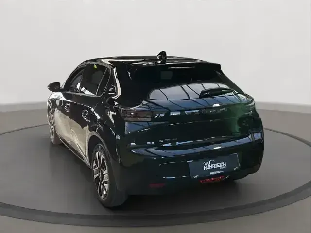 Gebraucht Peugeot e-208 Allure 100 kW (136 PS) 2025 Schwarz Kleinwagen