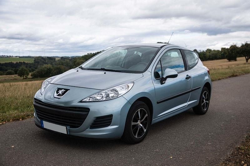 Silber Gebraucht 2010 Peugeot 207 Kleinwagen | 1.300 € (Guter Preis) - Bild 1/4