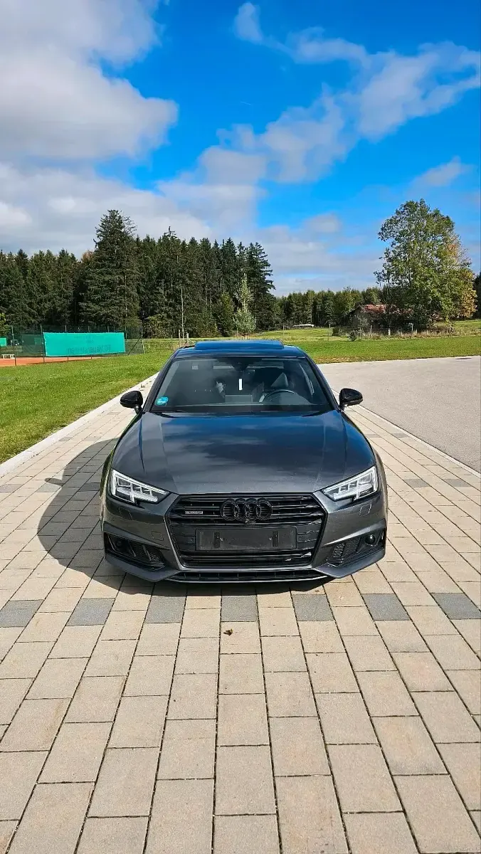 Używany Audi A4 S-Line 272 KM (200 kW) 2017 Szary Sedan/Limuzyna