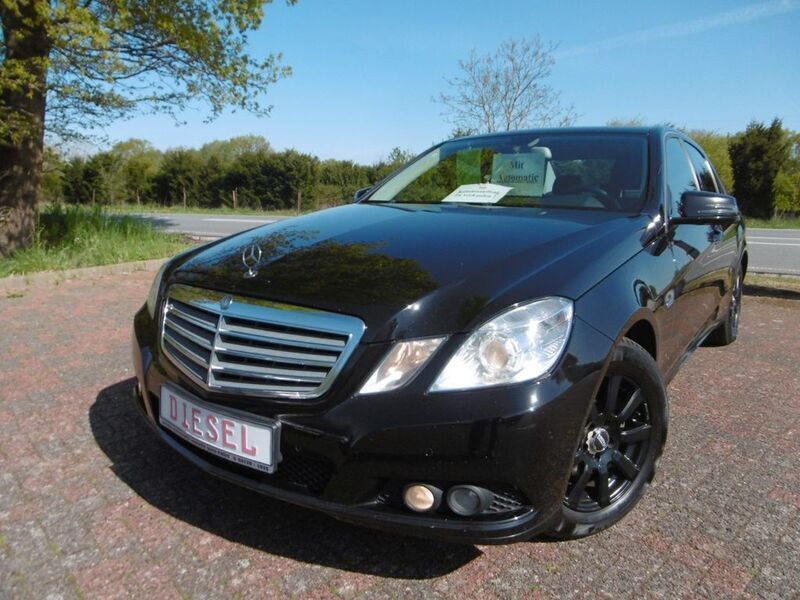 Schwarz Gebraucht 2011 Mercedes E220 Limousine | 8.950 € (Etwas zu teuer) - Bild 1/4