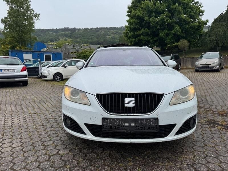 Weiß Gebraucht 2011 Seat Exeo Sport Kombi | 2.700 € (Guter Preis) - Bild 1/4