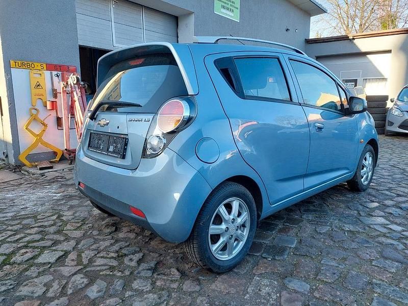 Gebraucht Chevrolet Spark LS 82 PS (60 kW) 2011 Blau Kleinwagen