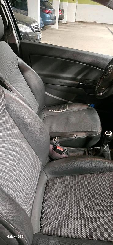 Second-hand Opel Corsa 80 CP (58 kW) 2008 Negru Hatchback