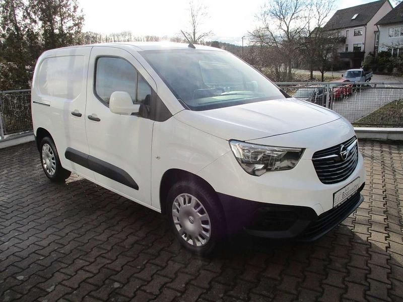 Gebraucht Opel Combo 102 PS (75 kW) 2019 Weiß Van / Kleinbus