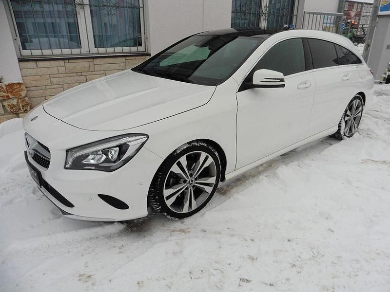 Polarweiss Gebraucht 2018 Mercedes CLA180 Urban Limousine | 19.750 € (Fairer Preis) - Bild 1/4